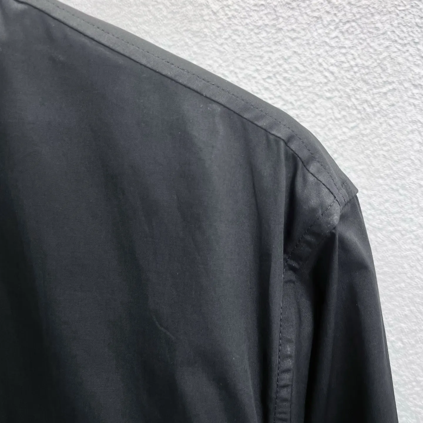 💰230 Model number The upper body is soft and comfortable, extremely delicate, and feels solid, smooth and soft. It has the characteristics of non-wrinkling fabric and an invincible feel. Perfect details. Size: S-XL